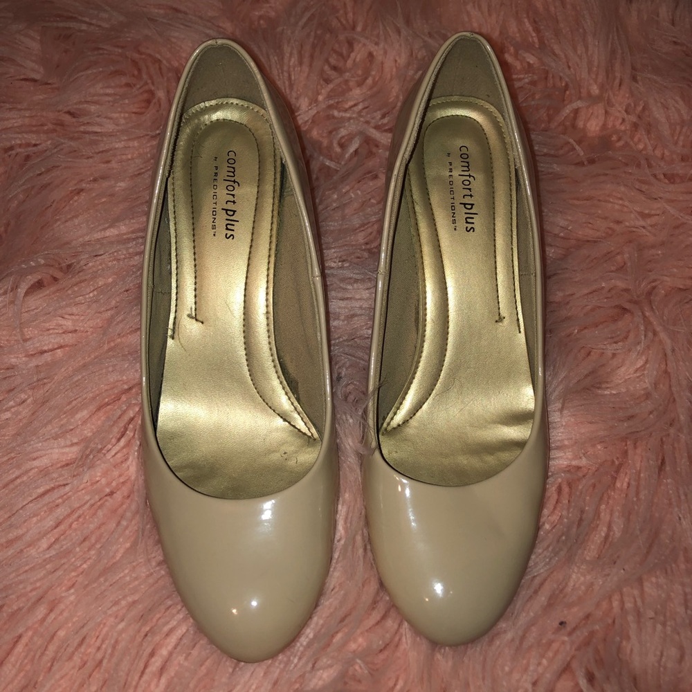 Sz 9.5 comfort plus wide width nude heels